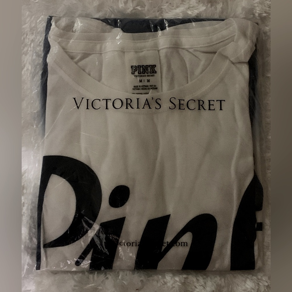 Nib Vs pink logo color block White & Blue T-shirt